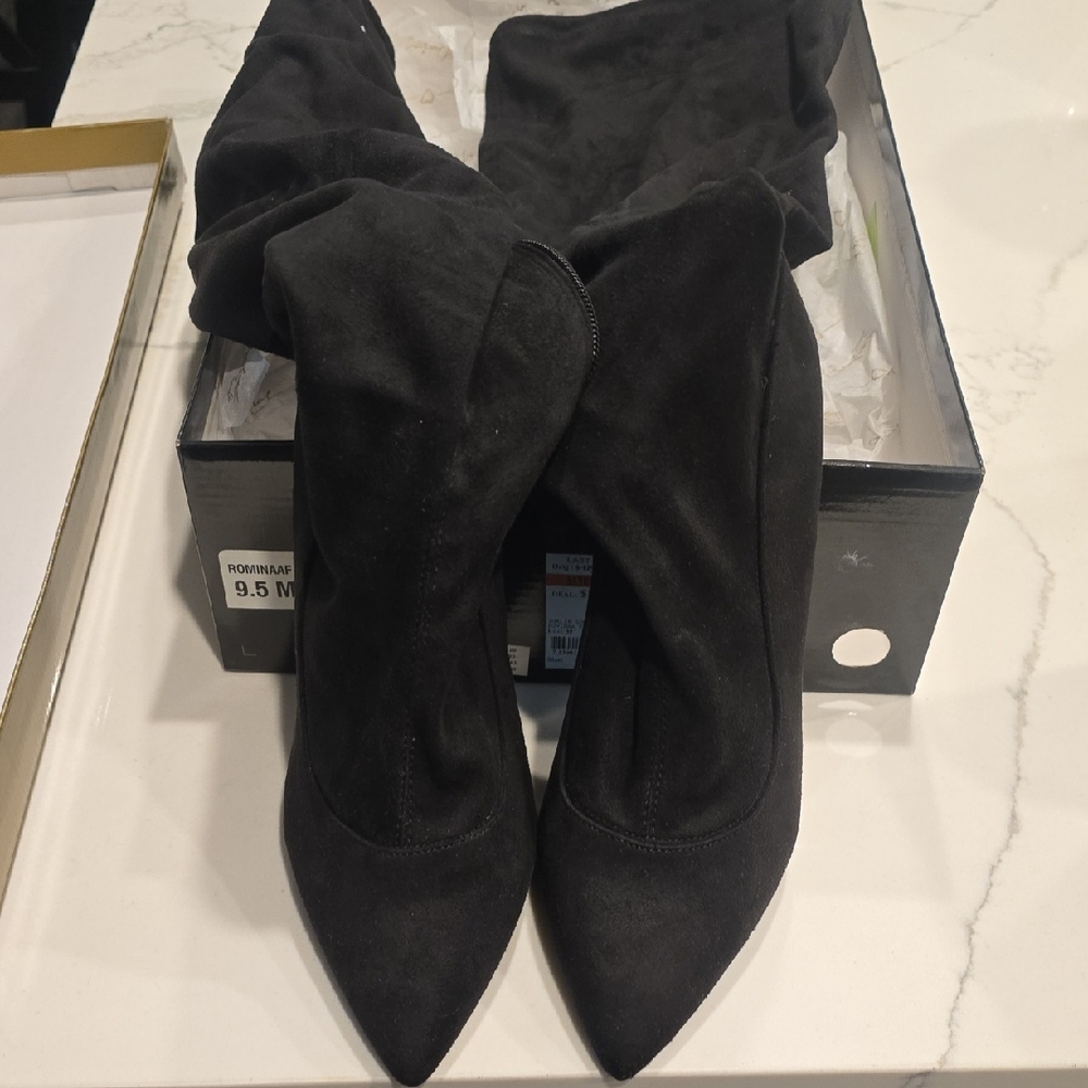 Thalia Sodi Black Knee-high Heeled Boots with Pointed Toe